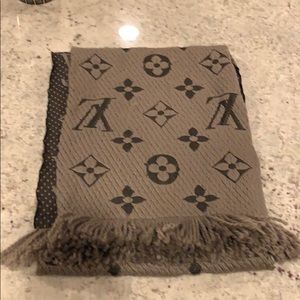 Louis Vuitton’s scarf